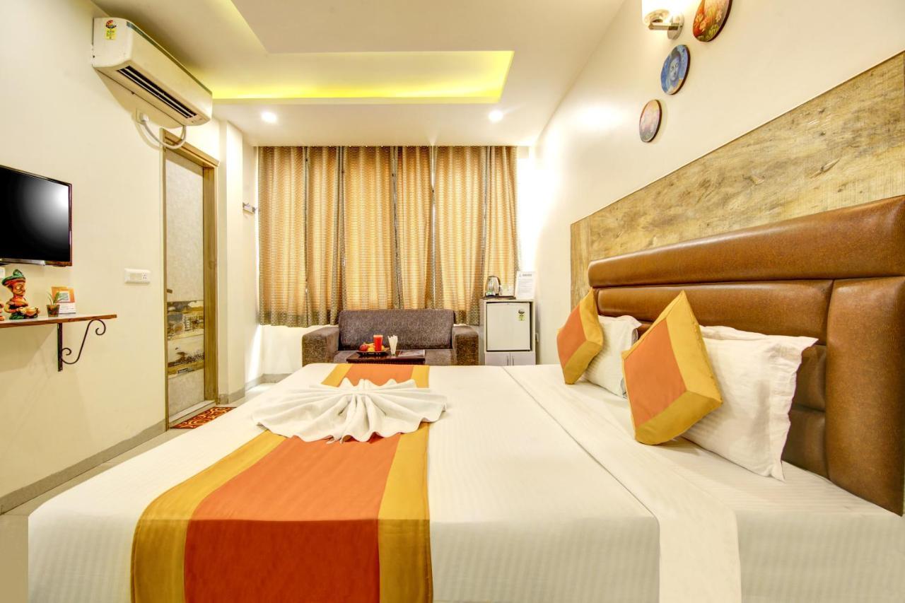 Gracious By Vishesh Hotels & Home Stay 뉴델리 외부 사진