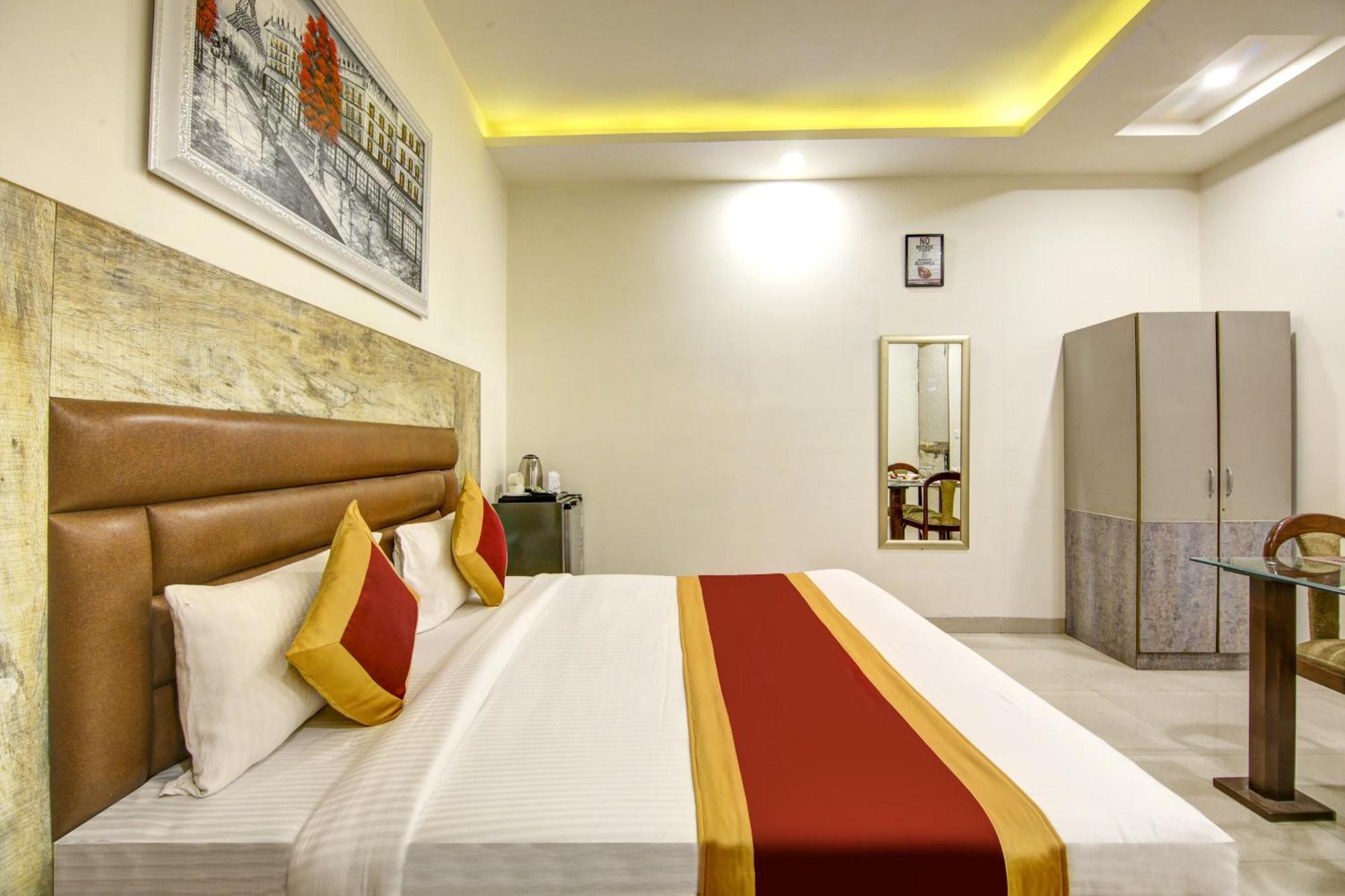 Gracious By Vishesh Hotels & Home Stay 뉴델리 외부 사진
