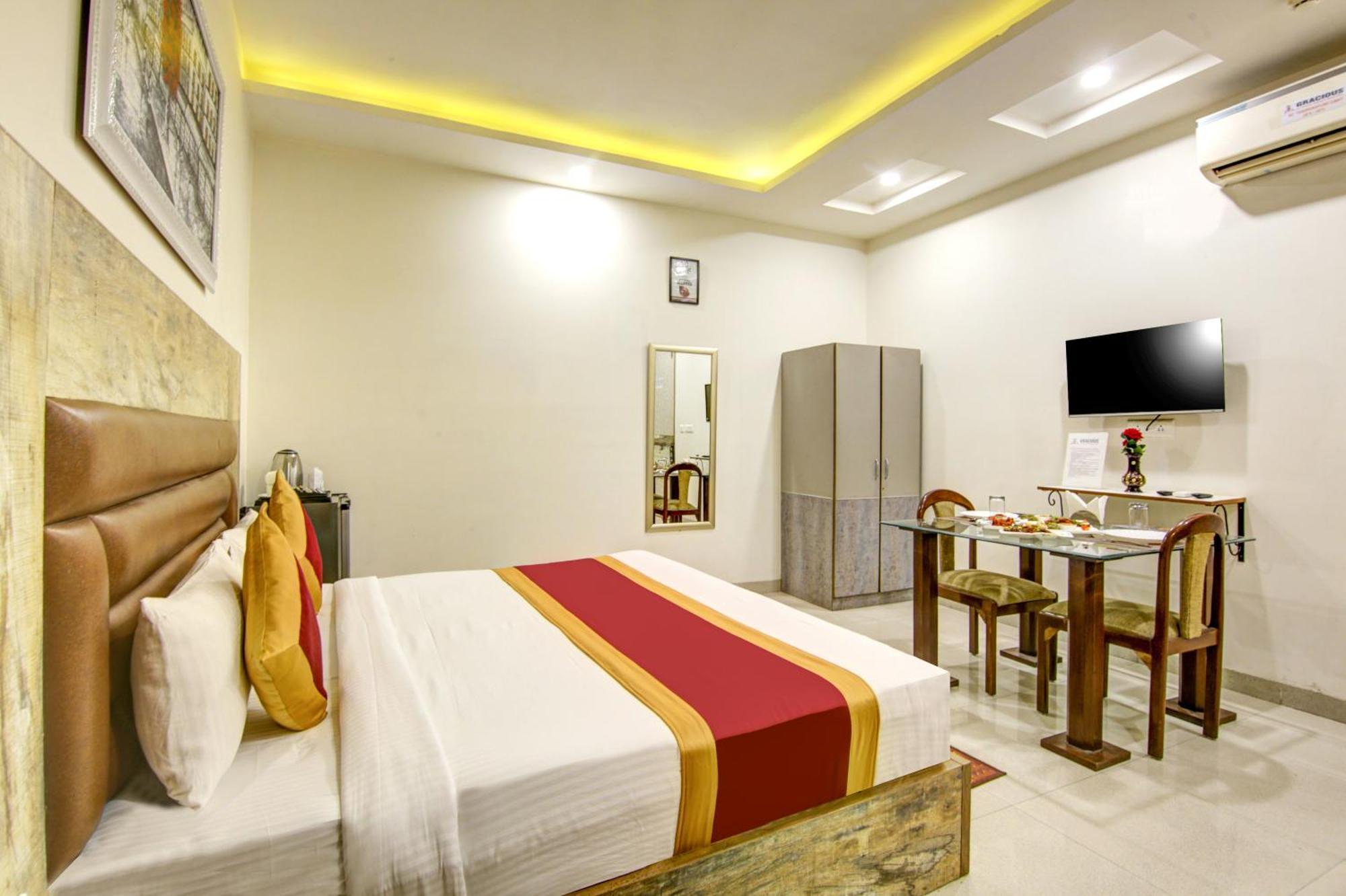 Gracious By Vishesh Hotels & Home Stay 뉴델리 외부 사진