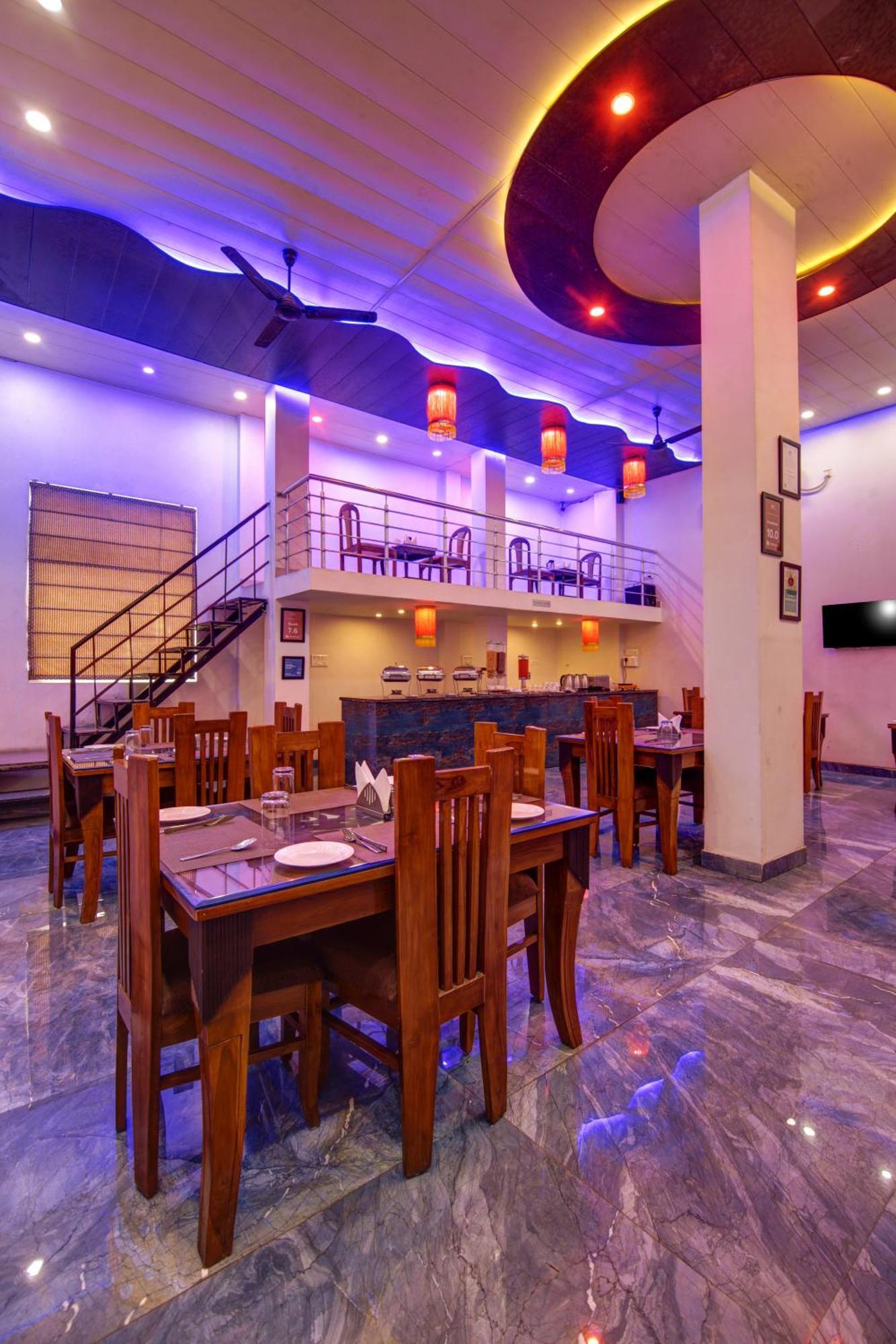 Gracious By Vishesh Hotels & Home Stay 뉴델리 외부 사진