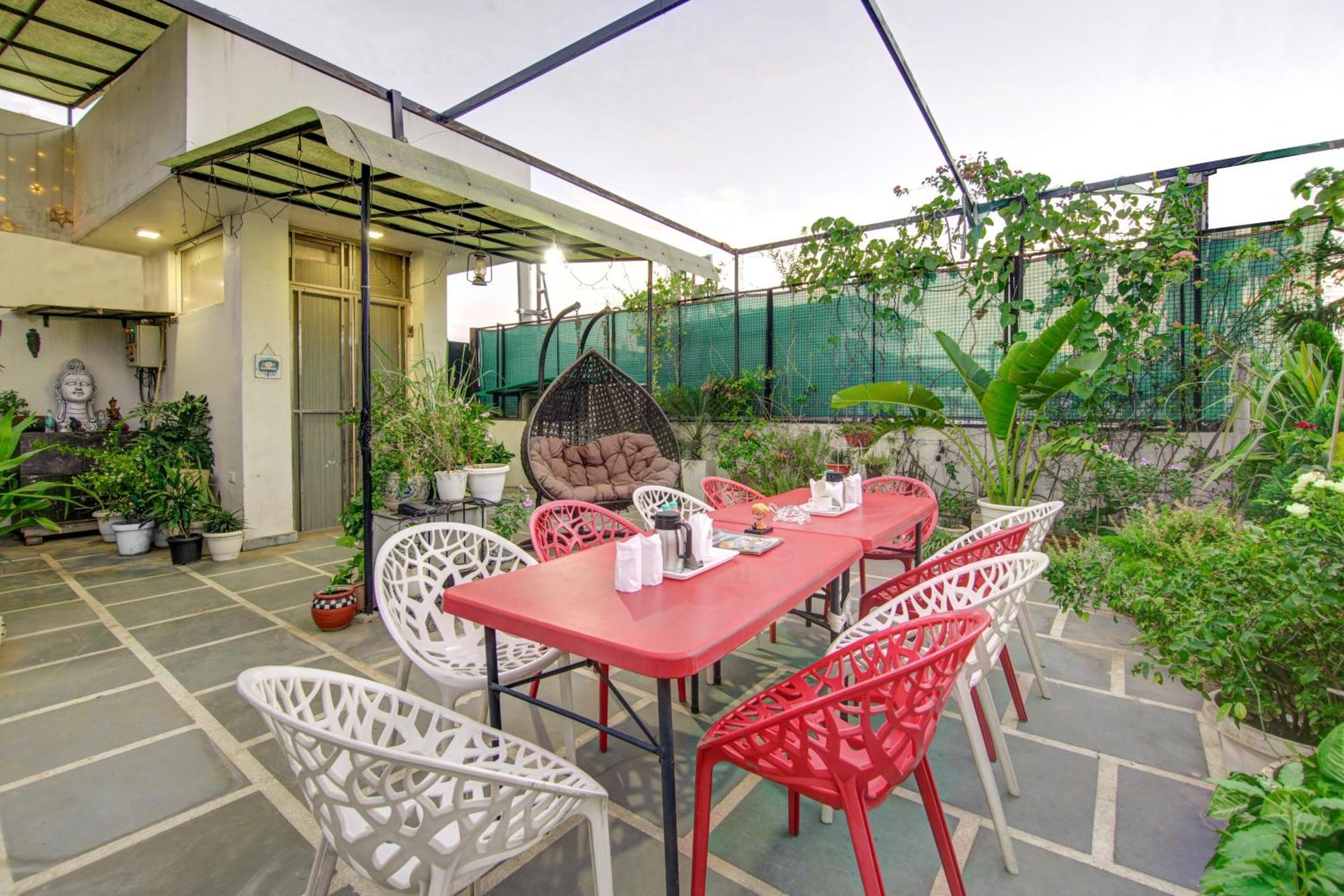 Gracious By Vishesh Hotels & Home Stay 뉴델리 외부 사진