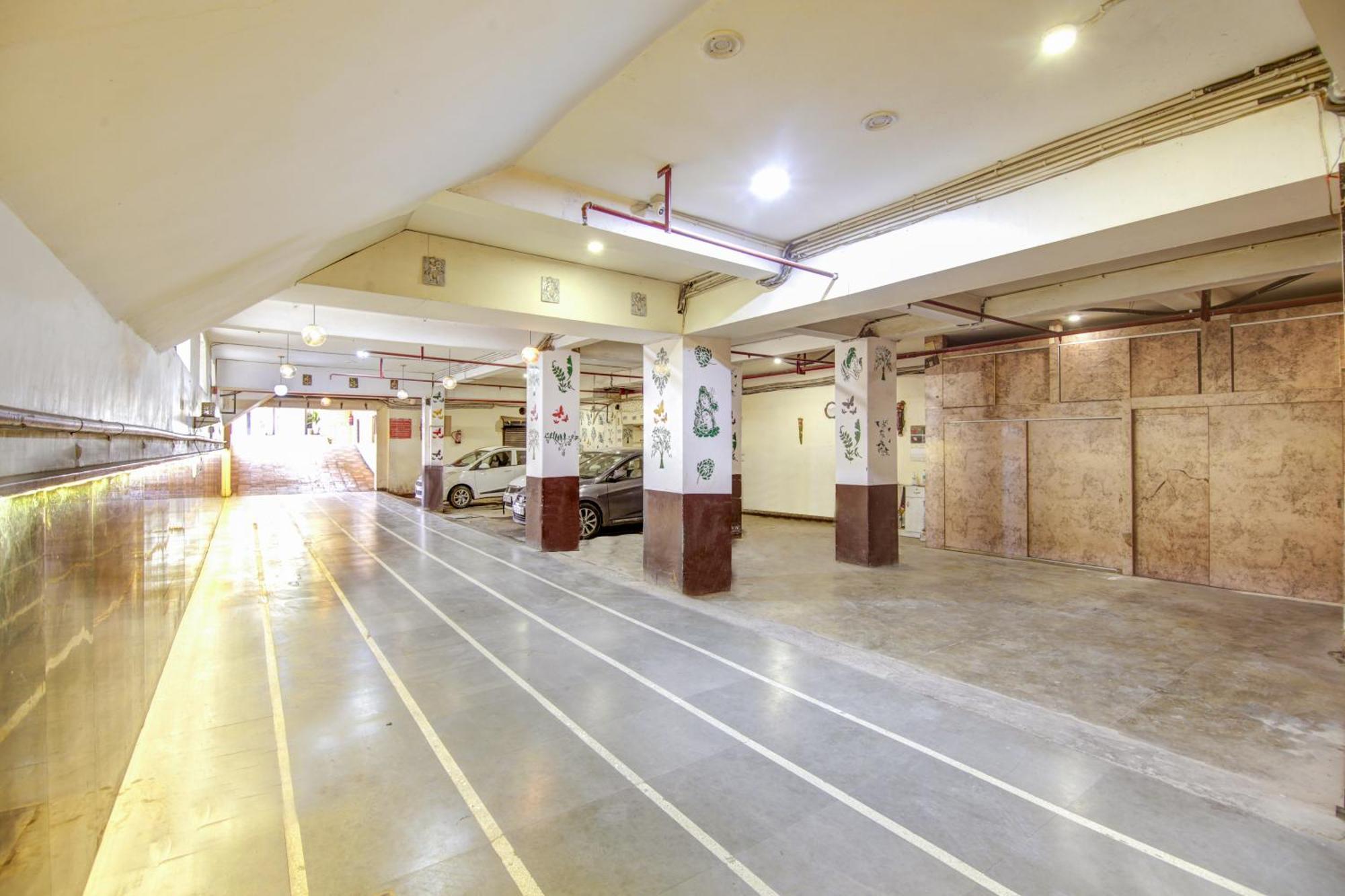 Gracious By Vishesh Hotels & Home Stay 뉴델리 외부 사진